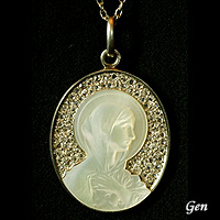 《永遠に輝くマリア》 VERNON作 ローズカットダイヤモンド　プラチナ　マザーオブパール フランス　1910 年頃